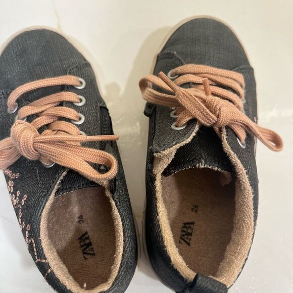 Zara Gray and Pink Sneakers with Reinforced Toe Cap - Picture 5 of 10